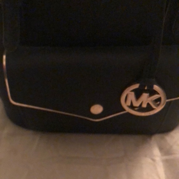 Michael Kors black bag - Picture 2 of 5